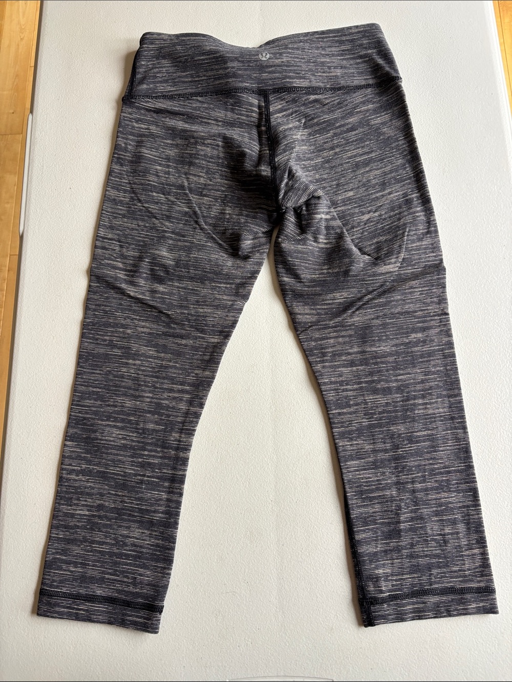 lululemon capris - Picture 2 of 4